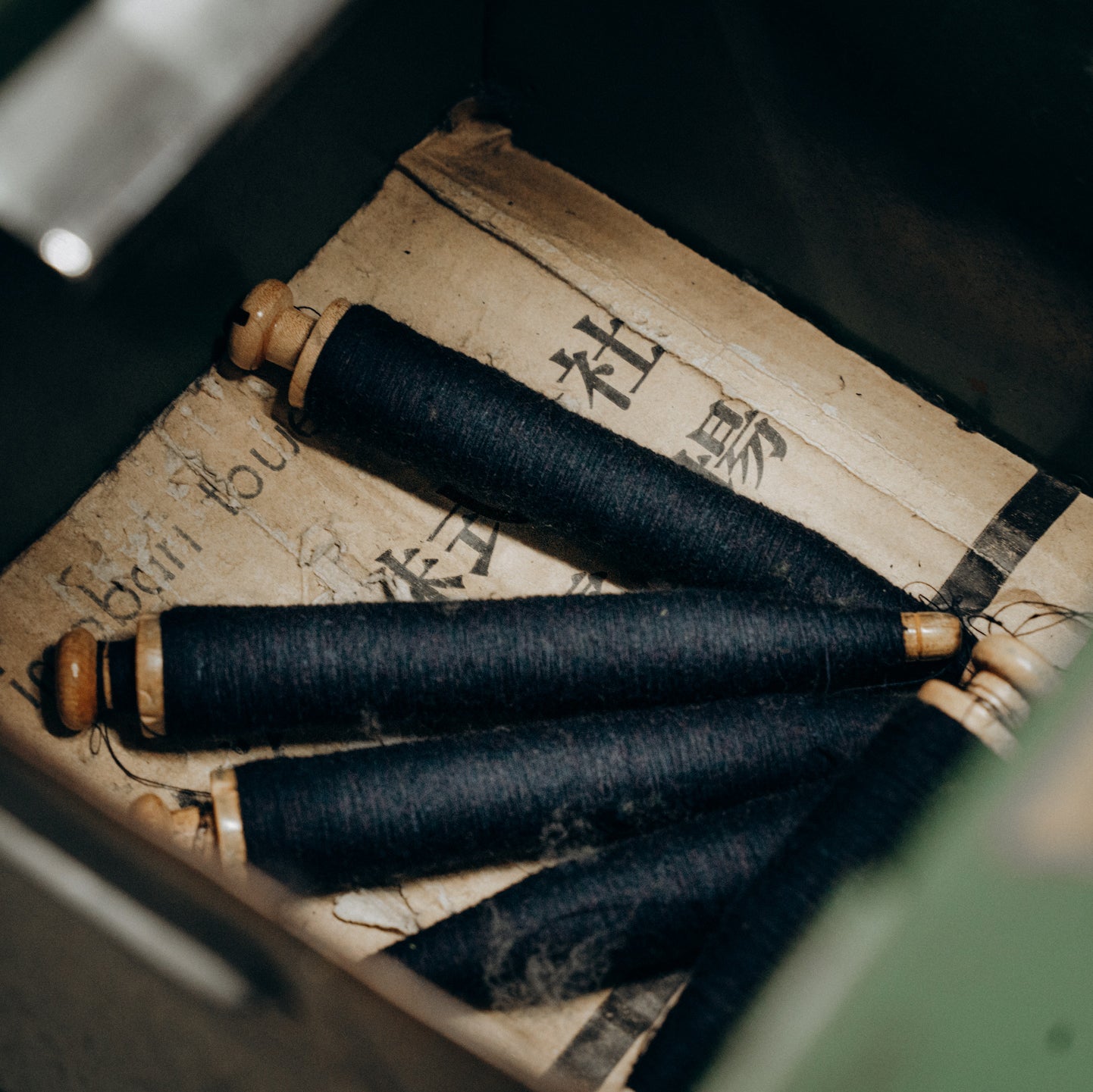 Täschchen M Punkt Navy/Weiß