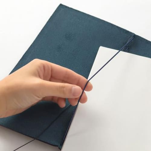 TRAVELER’S notebook - cuir bleu (classique) TRAVELER’S NOTEBOOK COVER