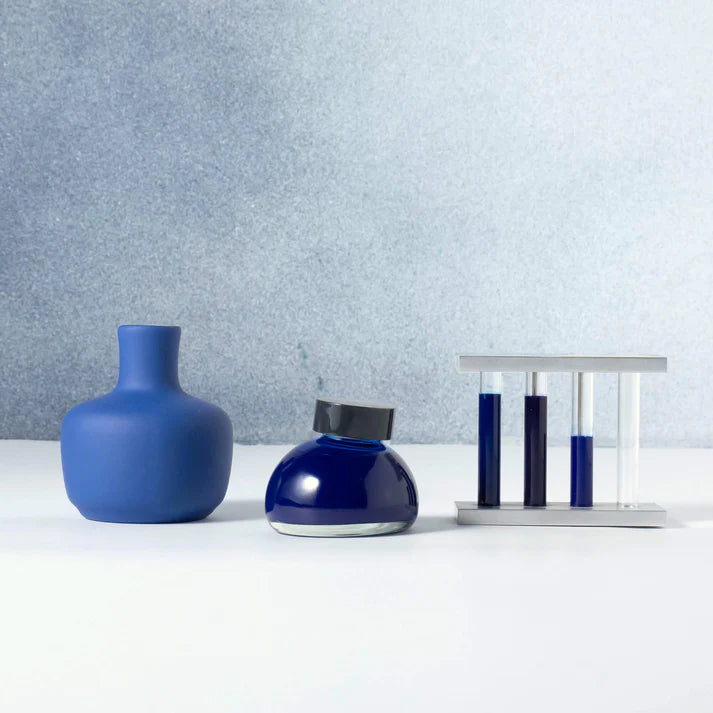 Tinte - Farbmuster 207 - Leere Vase