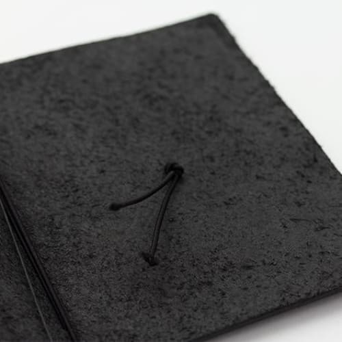 TRAVELER’S notebook - cuir noir (passeport) TRAVELER’S NOTEBOOK COVER