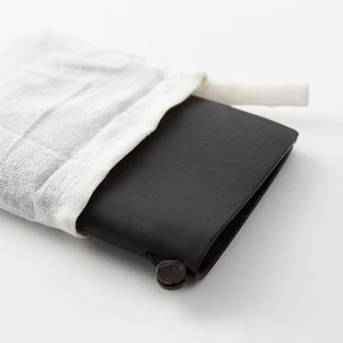 TRAVELER’S notebook - cuir noir (passeport) TRAVELER’S NOTEBOOK COVER